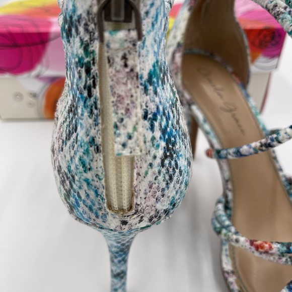 Amelia Grace Open Toe Multi Color Sandals - Picture 4 of 10